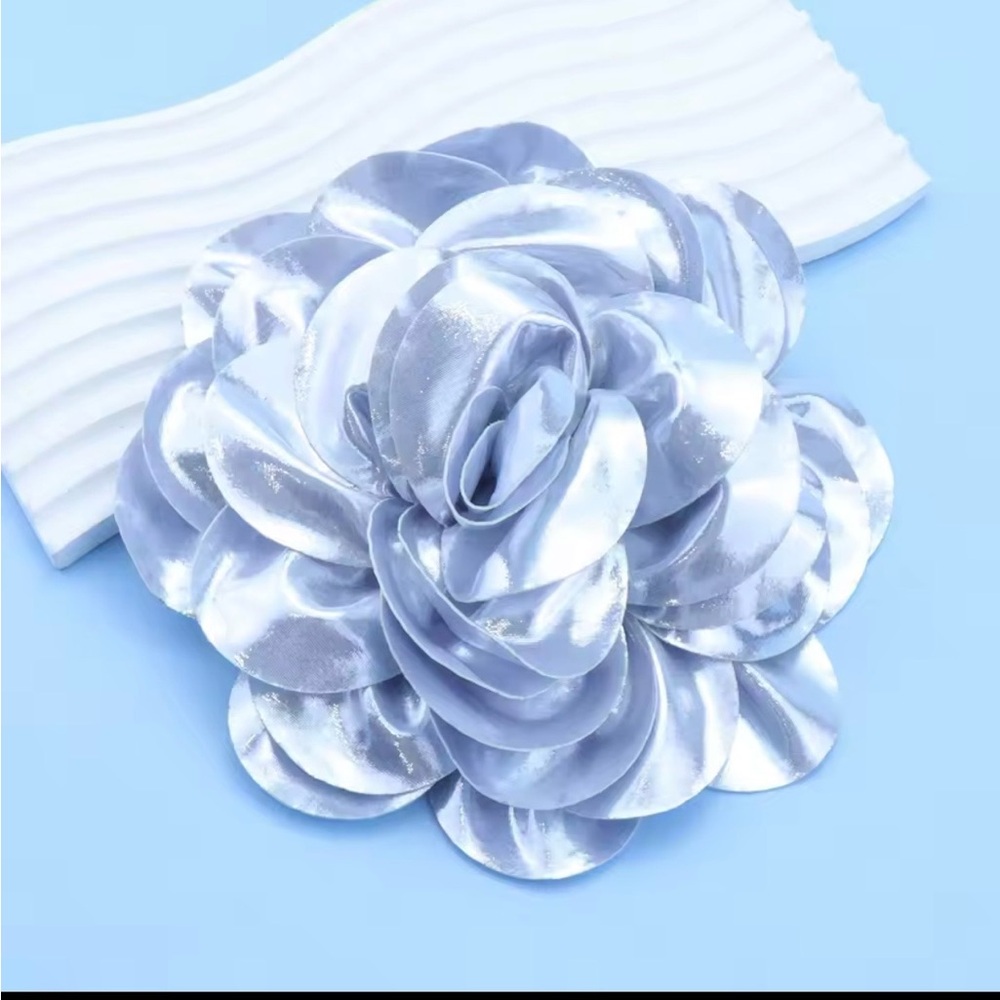 Elegant Silver stain rose brooch 🌺